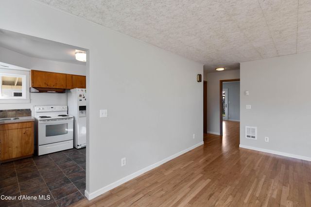 218 S 2nd Ave, Sandpoint, ID 83864