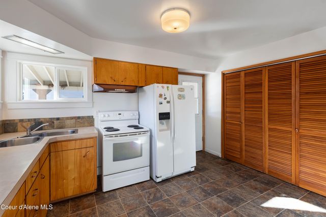 218 S 2nd Ave, Sandpoint, ID 83864