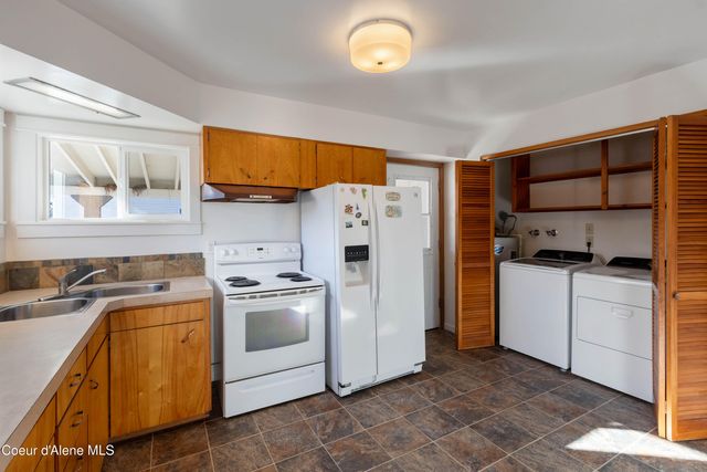 218 S 2nd Ave, Sandpoint, ID 83864