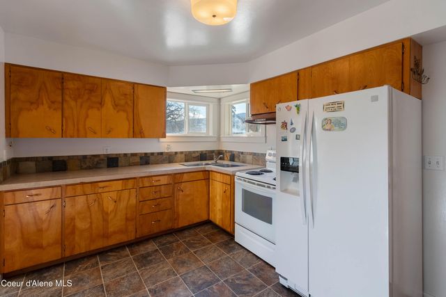 218 S 2nd Ave, Sandpoint, ID 83864