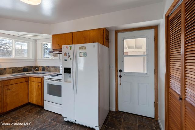 218 S 2nd Ave, Sandpoint, ID 83864