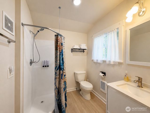 822 S Ferry St, Tacoma, WA 98405