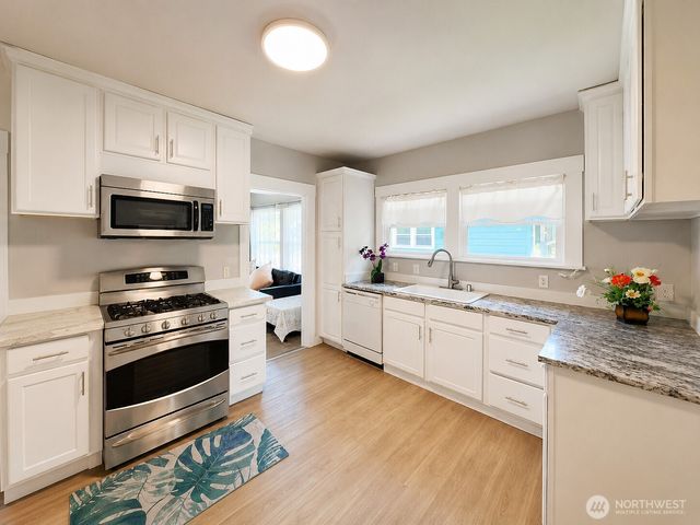 822 S Ferry St, Tacoma, WA 98405