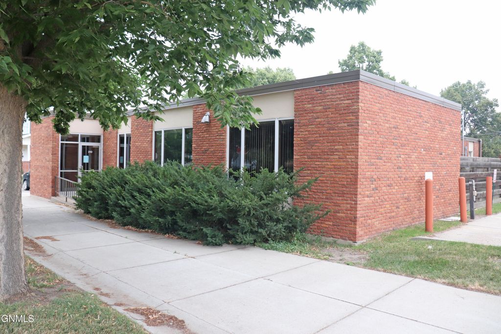 210 1st Avenue NW, Mandan, ND 58554