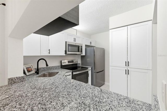 1871 PINE RIDGE WAY W B2, Palm Harbor, FL 34684