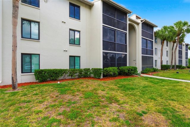 1871 PINE RIDGE WAY W B2, Palm Harbor, FL 34684