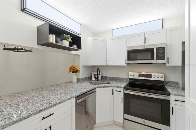 1871 PINE RIDGE WAY W B2, Palm Harbor, FL 34684