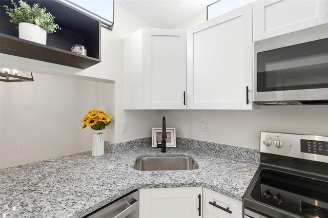 1871 PINE RIDGE WAY W B2, Palm Harbor, FL 34684