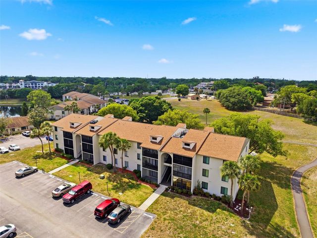 1871 PINE RIDGE WAY W B2, Palm Harbor, FL 34684