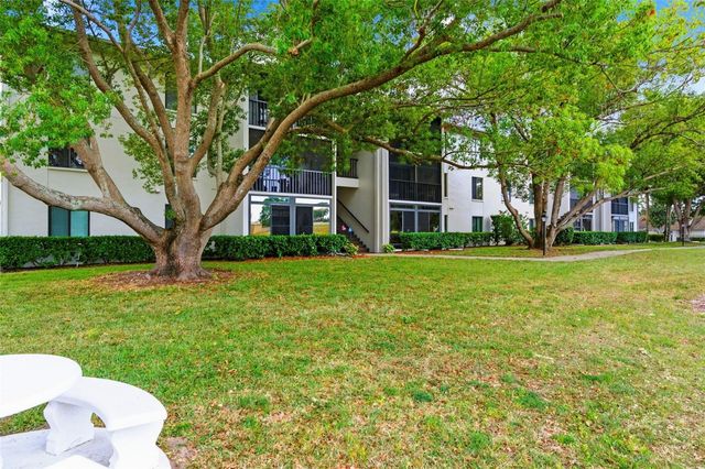 1871 PINE RIDGE WAY W B2, Palm Harbor, FL 34684