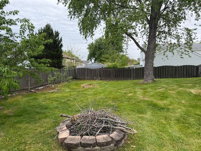 284 Hill Avenue, Bartlett, IL 60103