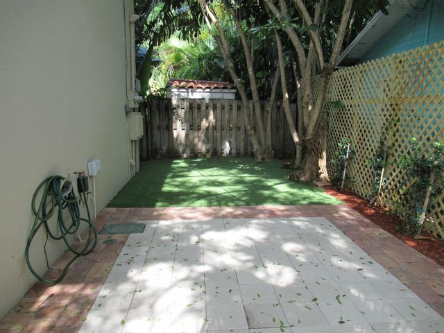 810 Park Place 2e, West Palm Beach, FL 33401