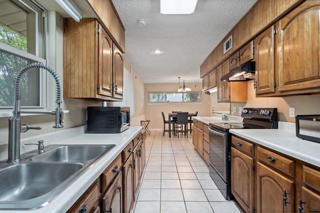 717 Van Horn Drive, Irving, TX 75060