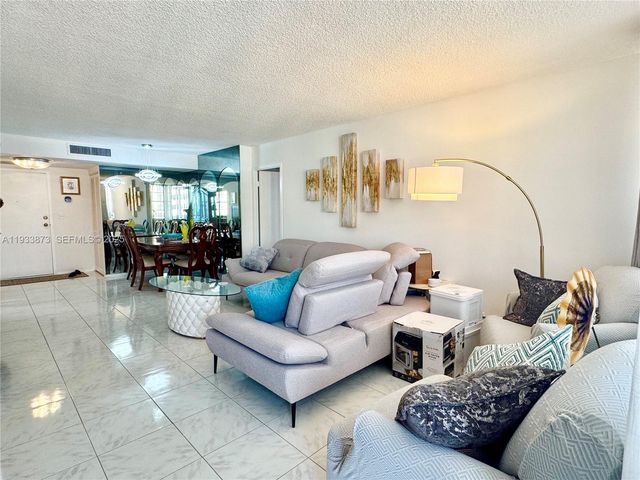 250 174th St 1912, Sunny Isles Beach, FL 33160