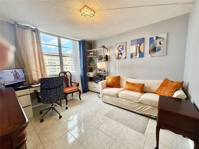 250 174th St 1912, Sunny Isles Beach, FL 33160