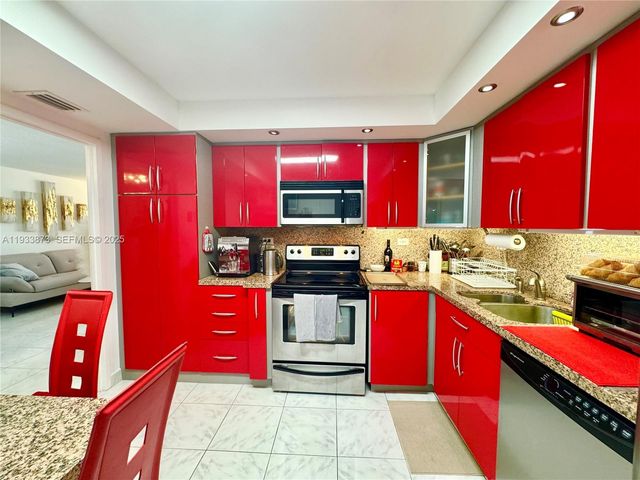 250 174th St 1912, Sunny Isles Beach, FL 33160