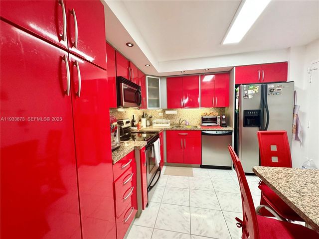 250 174th St 1912, Sunny Isles Beach, FL 33160