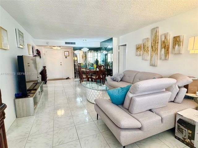 250 174th St 1912, Sunny Isles Beach, FL 33160