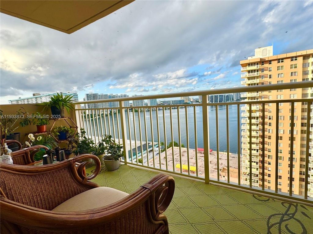 250 174th St 1912, Sunny Isles Beach, FL 33160