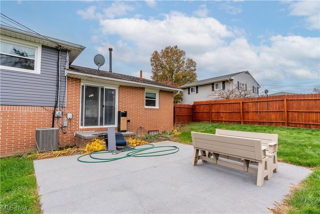 1227 33rd Street NE, Canton, OH 44714