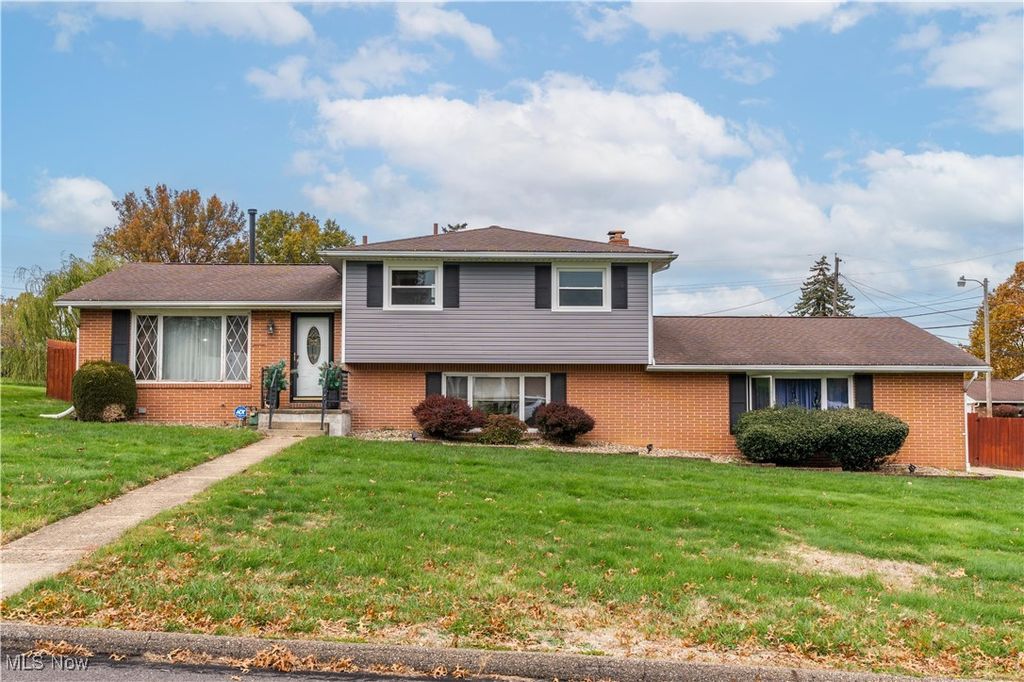 1227 33rd Street NE, Canton, OH 44714