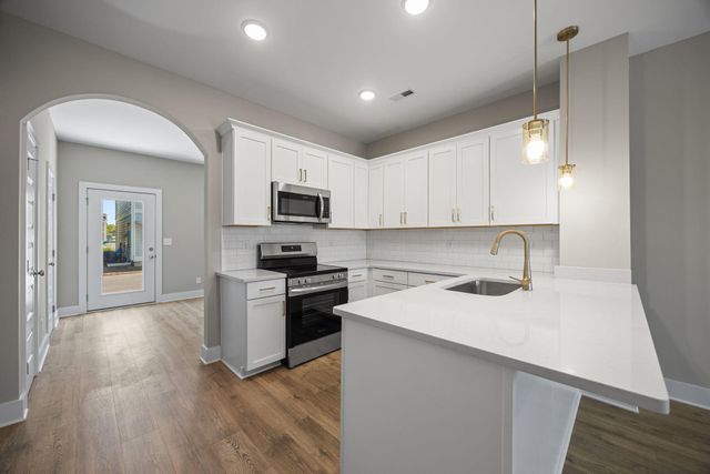 2437 E 17th Street, Chattanooga, TN 37404