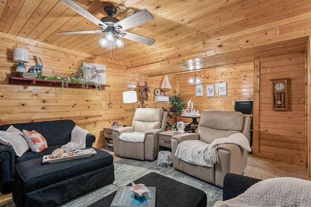 1337 Shultz Street, Waterloo, IA 50703