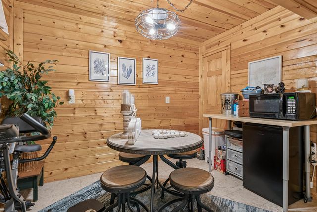 1337 Shultz Street, Waterloo, IA 50703