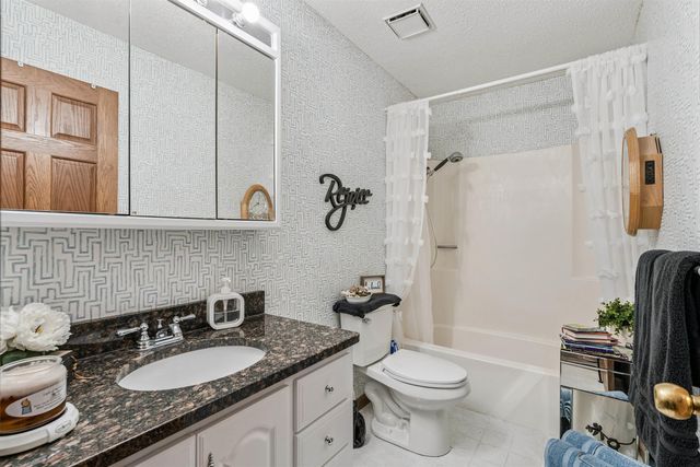 1337 Shultz Street, Waterloo, IA 50703