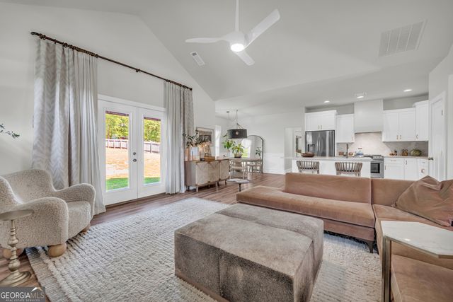 519 N Point Circle, Hartwell, GA 30643