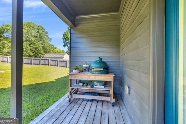 519 N Point Circle, Hartwell, GA 30643