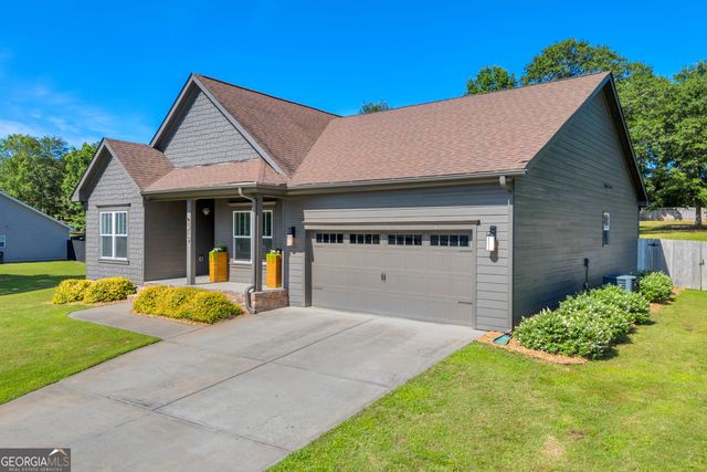 519 N Point Circle, Hartwell, GA 30643