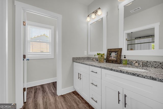 519 N Point Circle, Hartwell, GA 30643