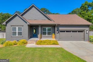 519 N Point Circle, Hartwell, GA 30643