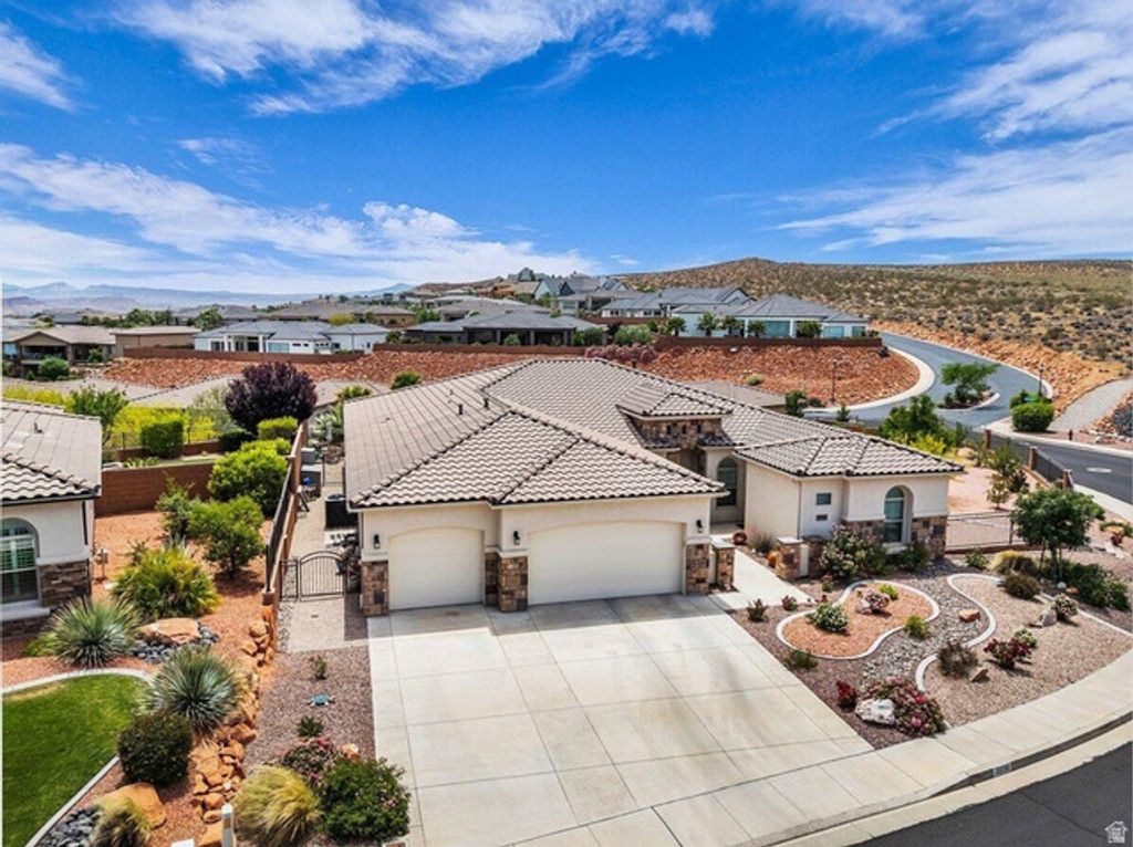 Image 3 of property listing at 2030 N RESERVE PKWY, Washington, UT 84780