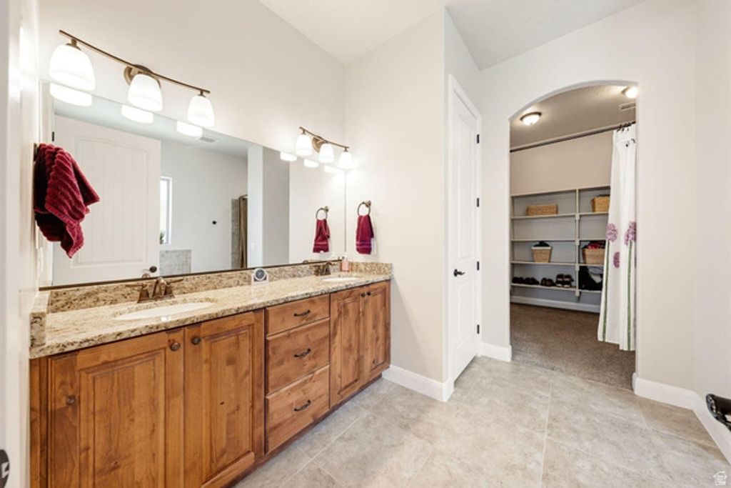 Image 28 of property listing at 2030 N RESERVE PKWY, Washington, UT 84780