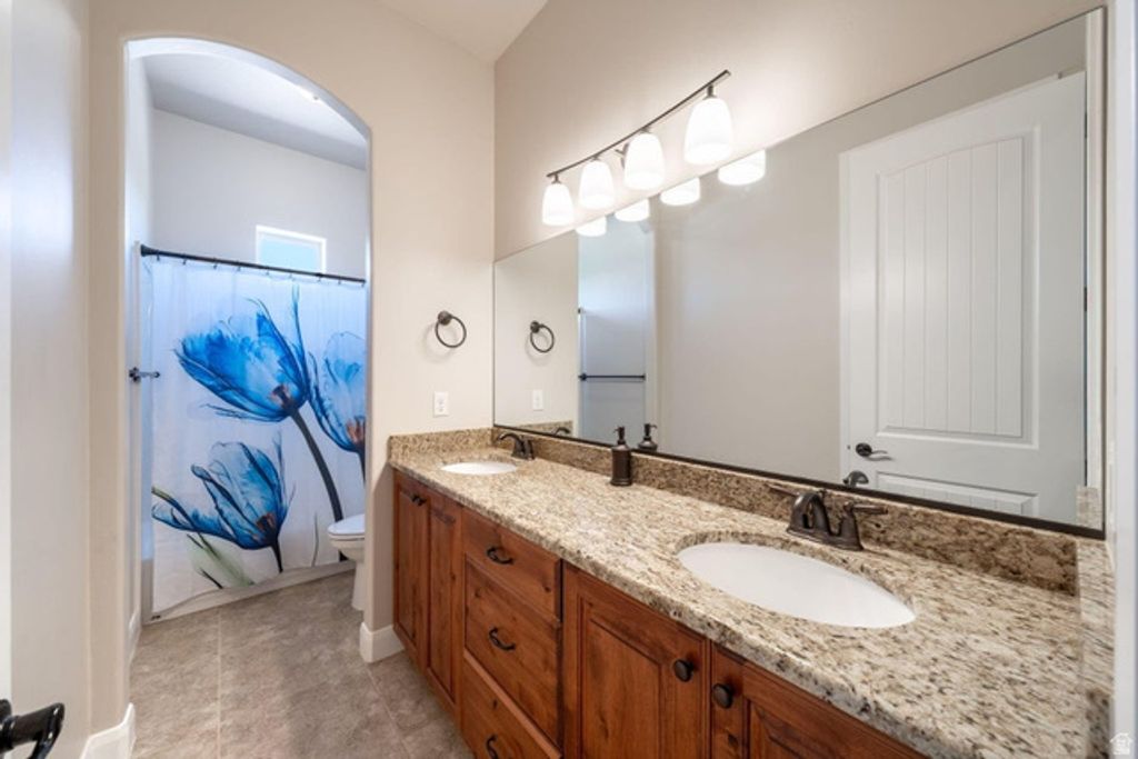 Image 34 of property listing at 2030 N RESERVE PKWY, Washington, UT 84780