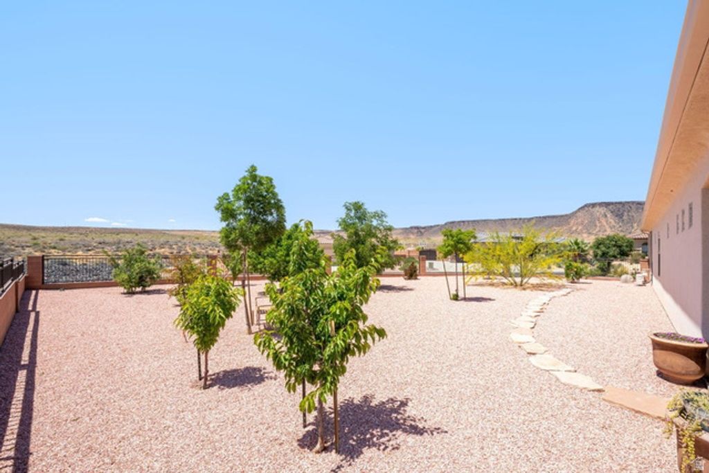 Image 51 of property listing at 2030 N RESERVE PKWY, Washington, UT 84780