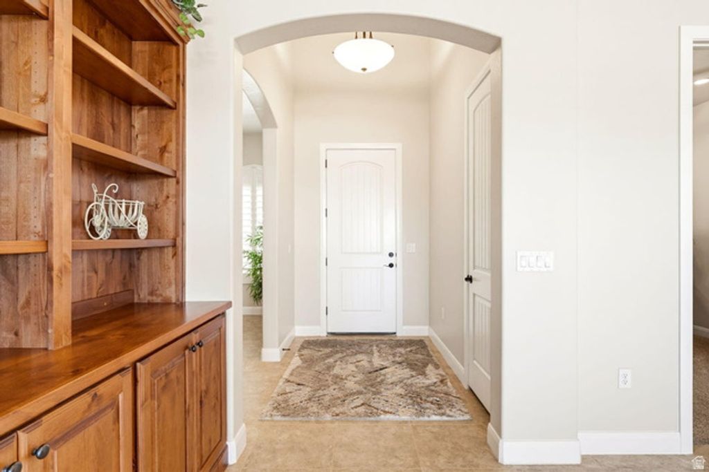 Image 9 of property listing at 2030 N RESERVE PKWY, Washington, UT 84780