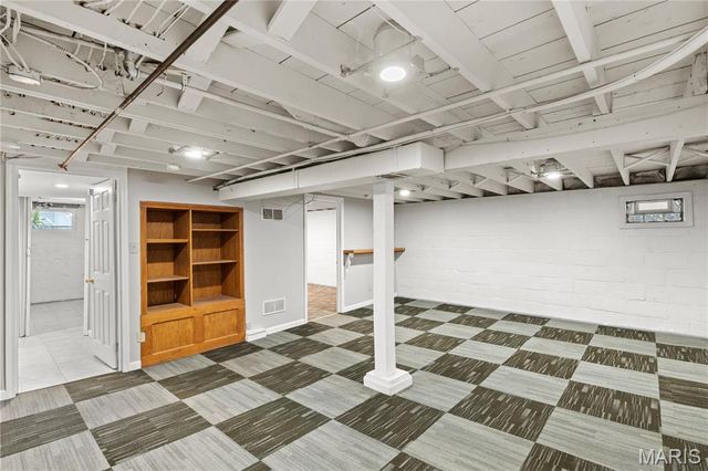 10406 Driver Avenue, St Louis, MO 63114