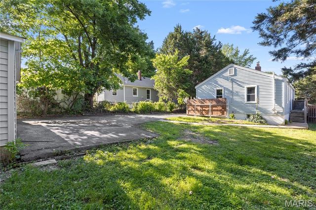 10406 Driver Avenue, St Louis, MO 63114