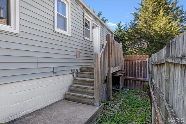 10406 Driver Avenue, St Louis, MO 63114