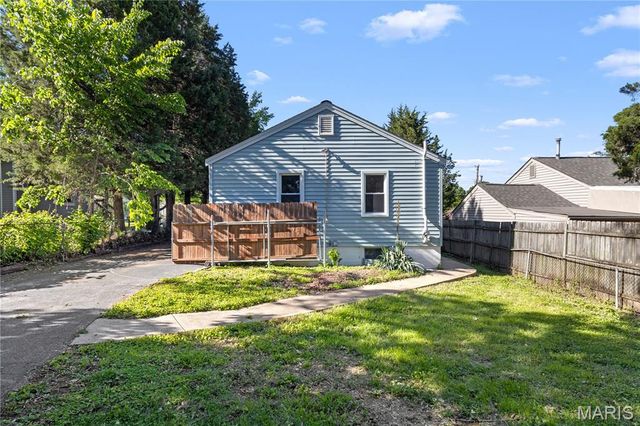 10406 Driver Avenue, St Louis, MO 63114