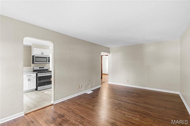 10406 Driver Avenue, St Louis, MO 63114