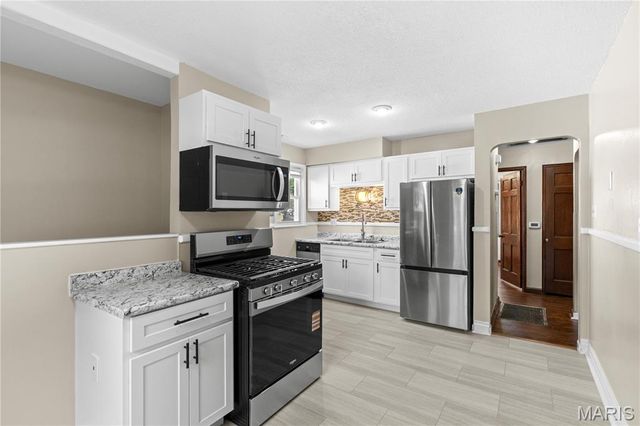 10406 Driver Avenue, St Louis, MO 63114