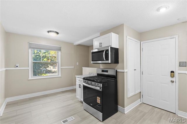 10406 Driver Avenue, St Louis, MO 63114