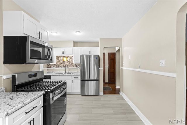 10406 Driver Avenue, St Louis, MO 63114