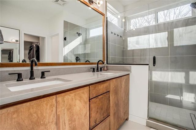 403 NE 100th Street, Kansas City, MO 64155