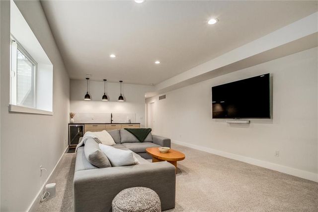 403 NE 100th Street, Kansas City, MO 64155