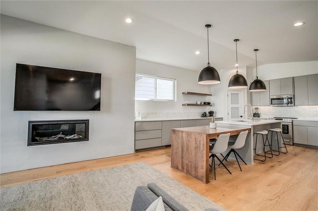 403 NE 100th Street, Kansas City, MO 64155